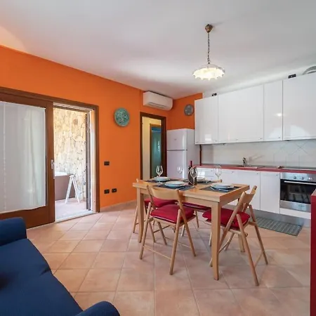 Villetta Spaziosa, Con Ampio Dehor E Giardino Tanaunella